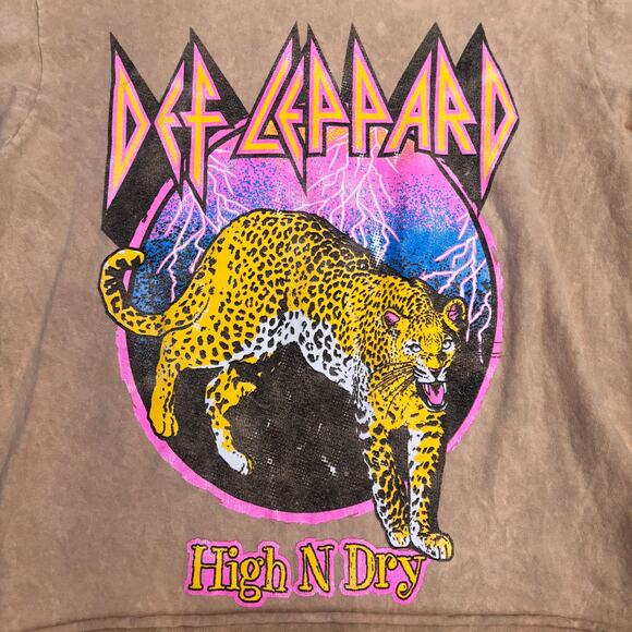 Def Leppard High N Dry Cut Off Crop T-Shirt Size Small Tan Pink Grunge Leopard - Picture 4 of 7